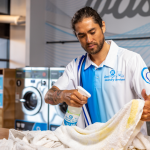 How Commercial Laundry Services Help Restaurants Save on Linen Costs